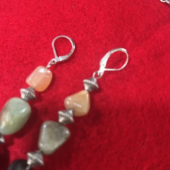 Jewelry - Picture 5 of 6